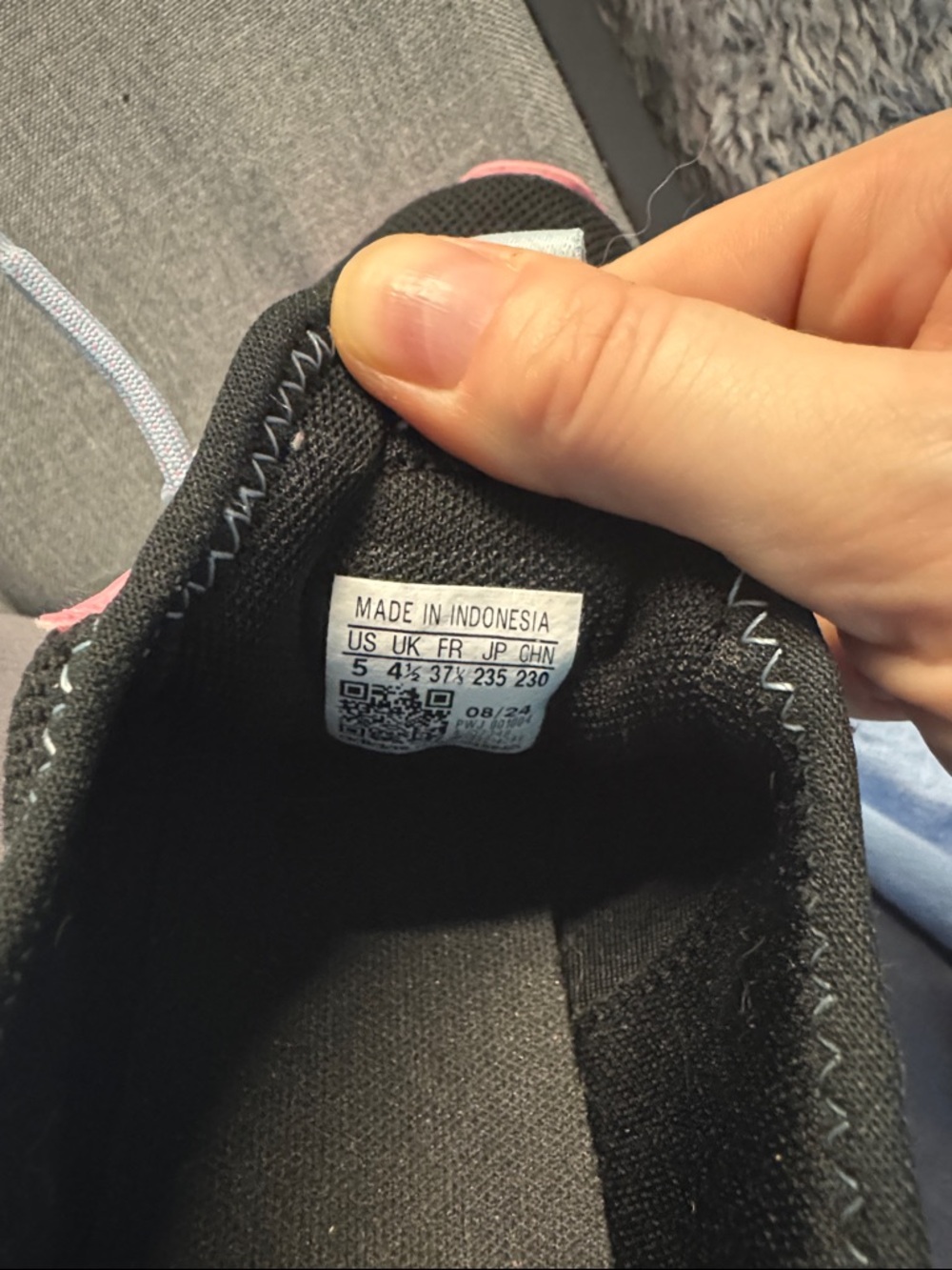 Adidas - Picture 4 of 4